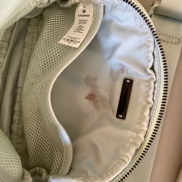 Lululemon Everywhere Belt Bag - Picture 5 of 5